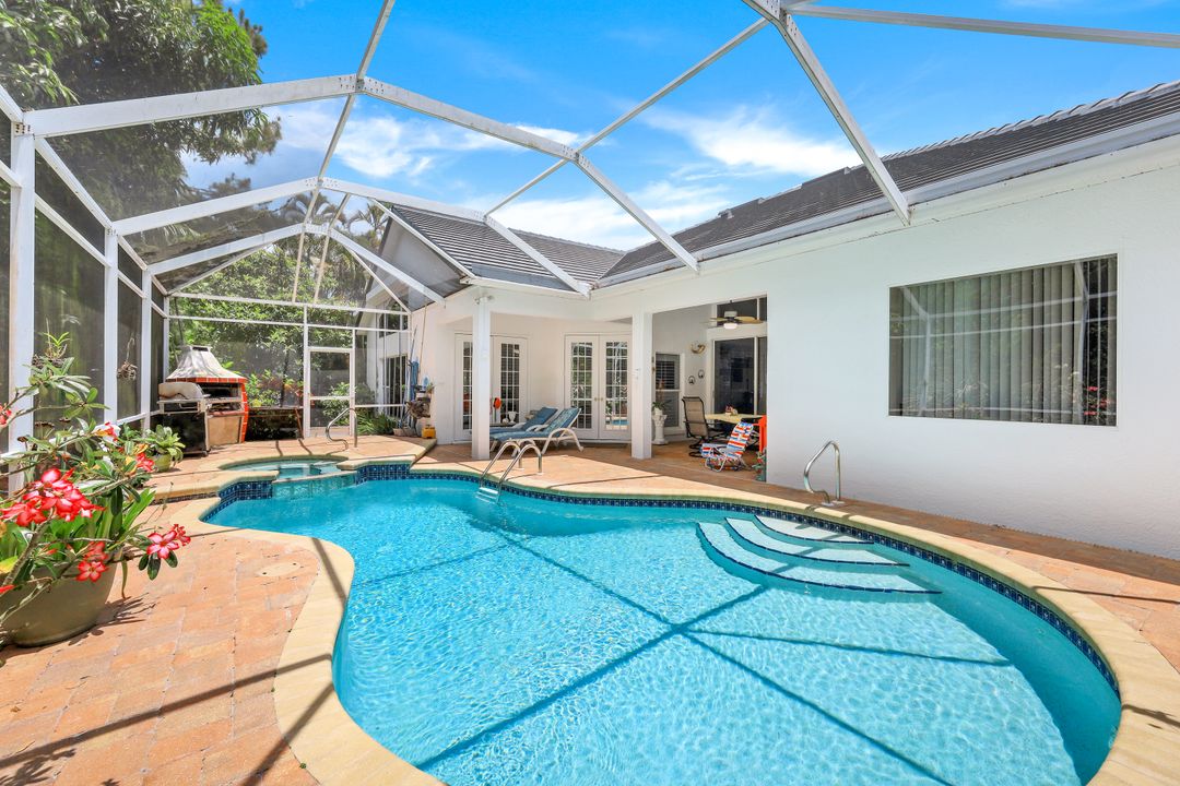 6689 Mill Run Rd, Naples, FL 34109