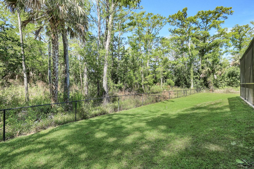 575 12th Ave NW, Naples, FL 34120