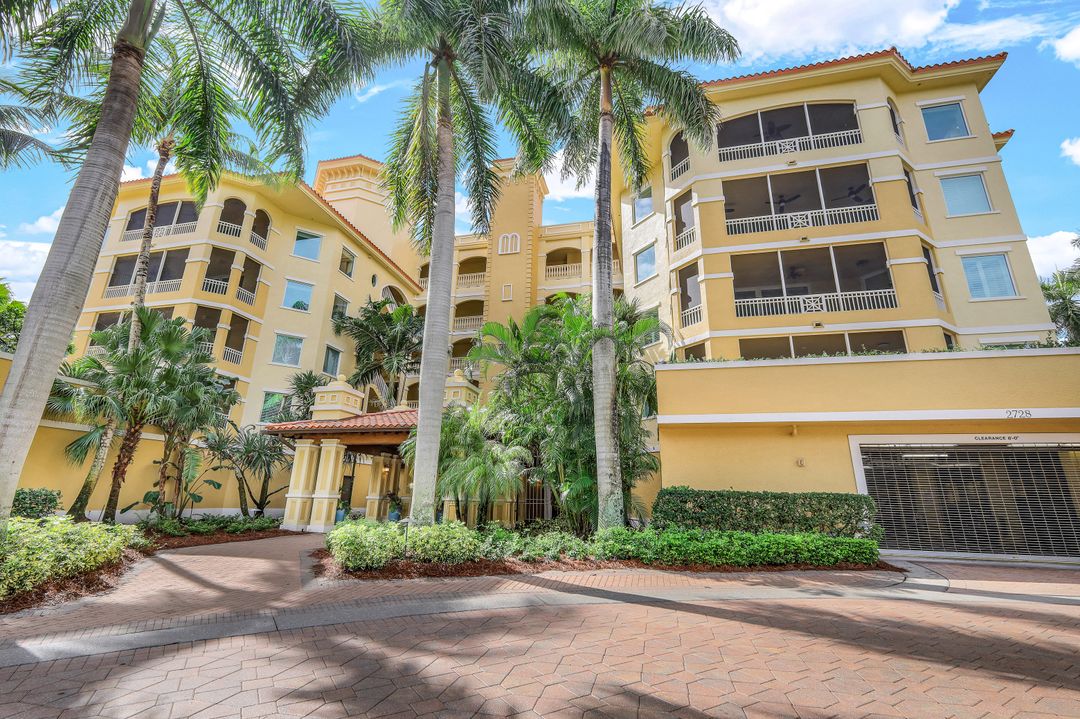 2278 Tiburon Blvd E #406, Naples, FL 34109