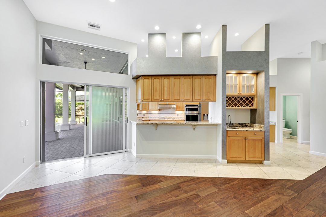 2035 Castle Garden Ln, Naples, FL 34110