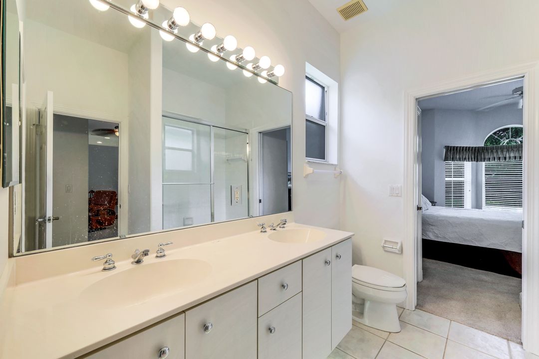 939 Fountain Run, Naples, FL 34119