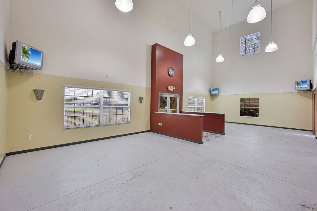 11387 Tamiami Trail E, Naples, FL 34113