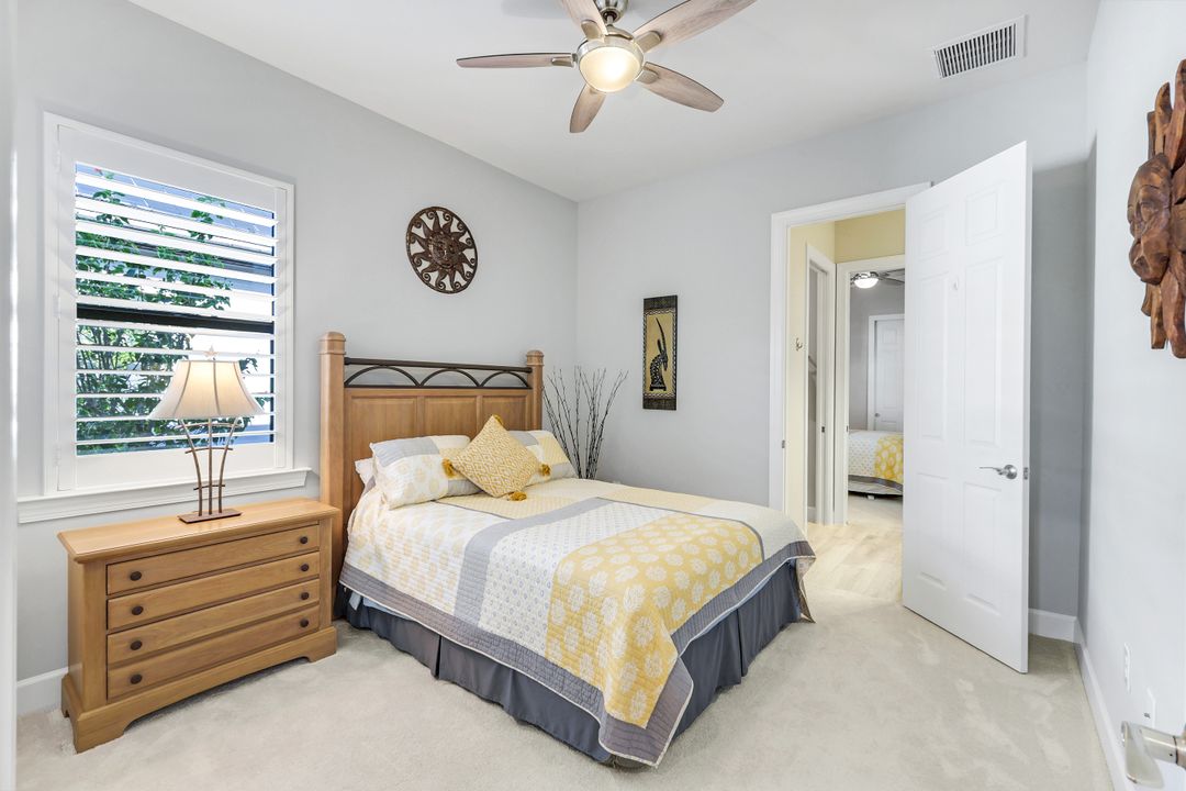 9428 Sanderling Ct, Naples, FL 34120