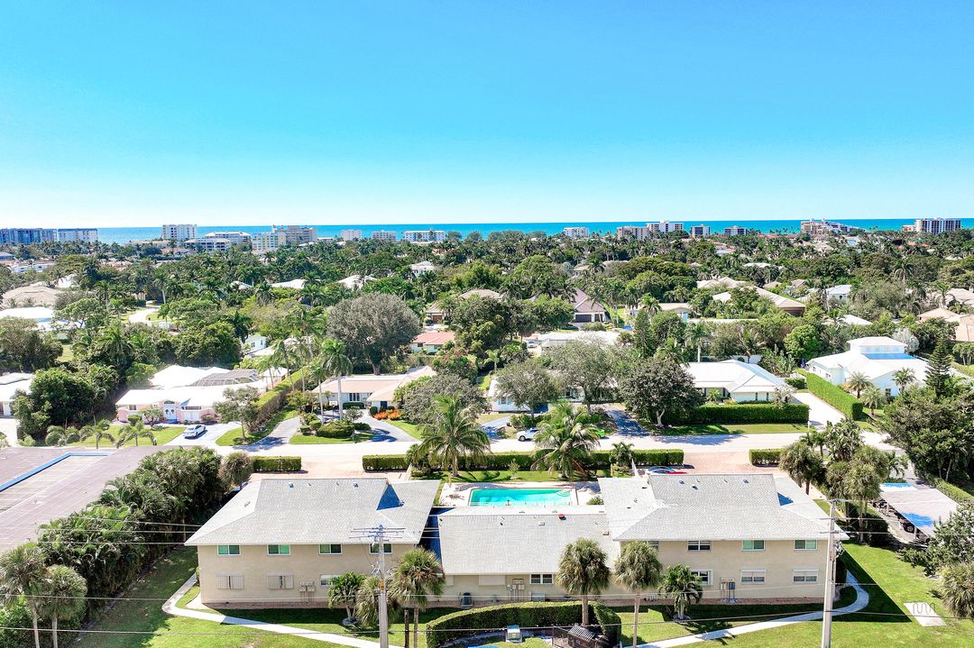 2000 Alamanda Dr #104, Naples, FL 34102