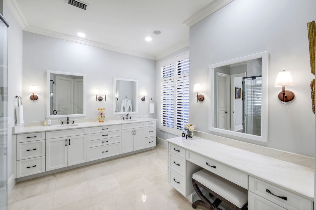 22121 Shallowater Ln, Bonita Springs, FL 34135