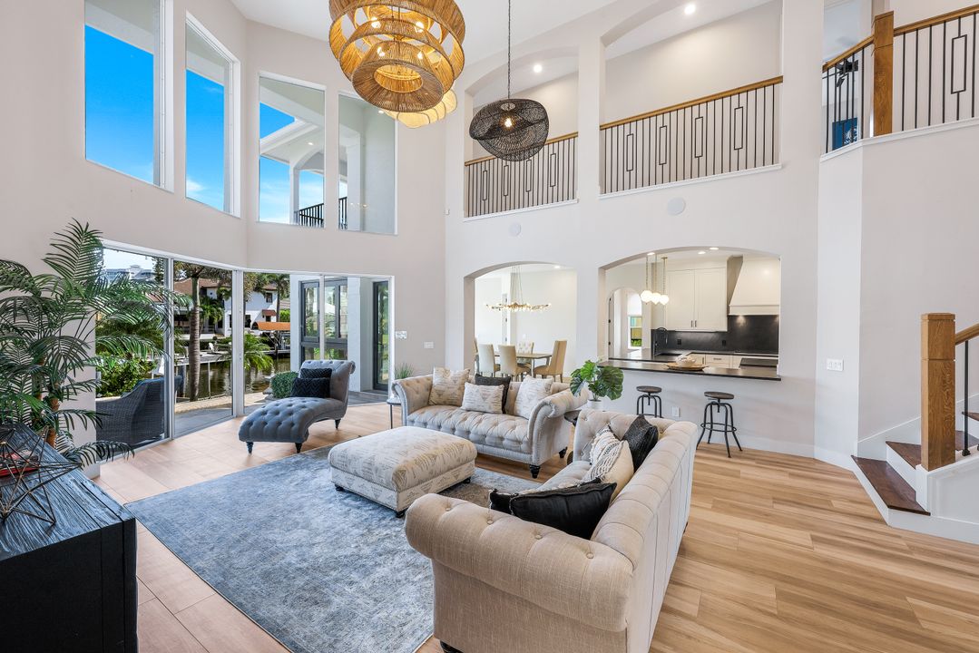155 Heron Ave, Naples, FL 34108