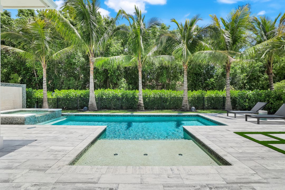 6630 Palisades Ave, Naples, FL 34109