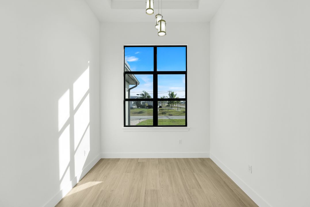 1600 NW 38th Ave, Cape Coral, FL 33993