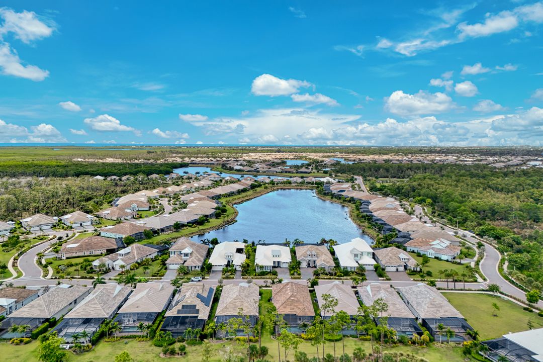 6485 Arriba Ave, Naples, FL 34113