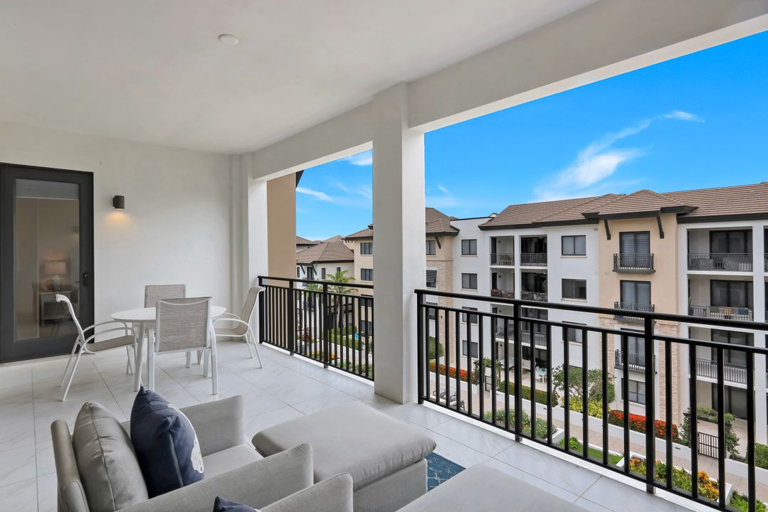 1135 3rd Ave S #518, Naples, FL 34102