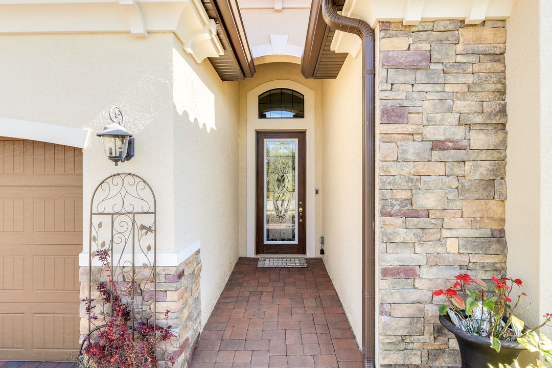 28047 Foxrock Ct, Bonita Springs, FL 34135