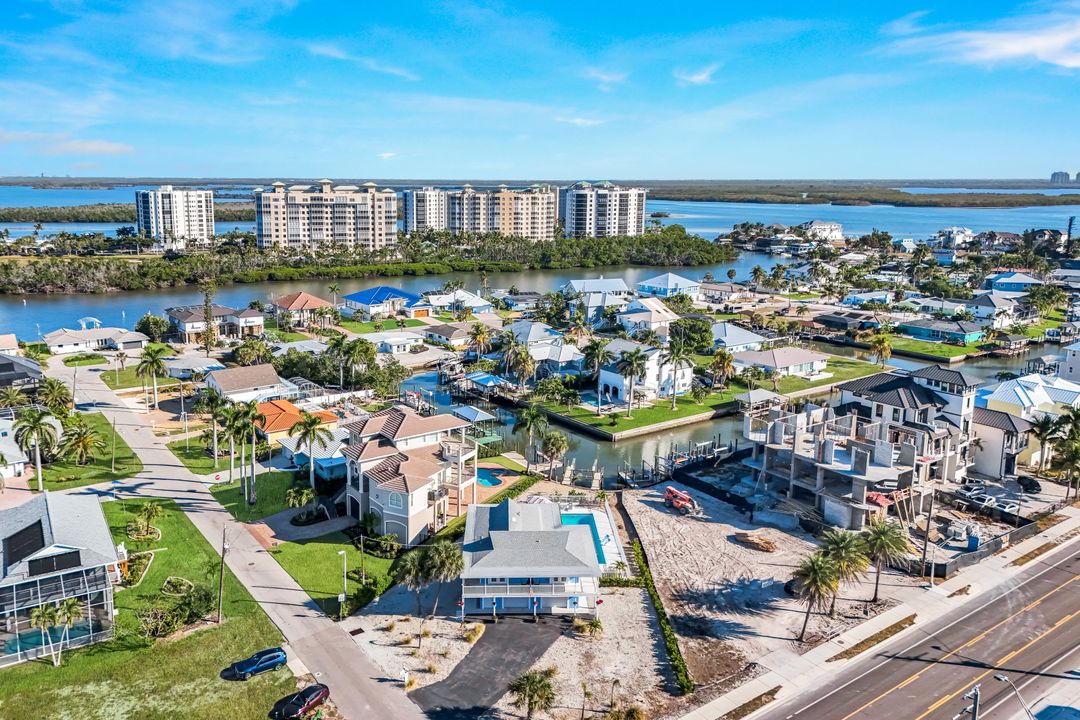 100 Tarpon Rd, Fort Myers Beach, FL 33931