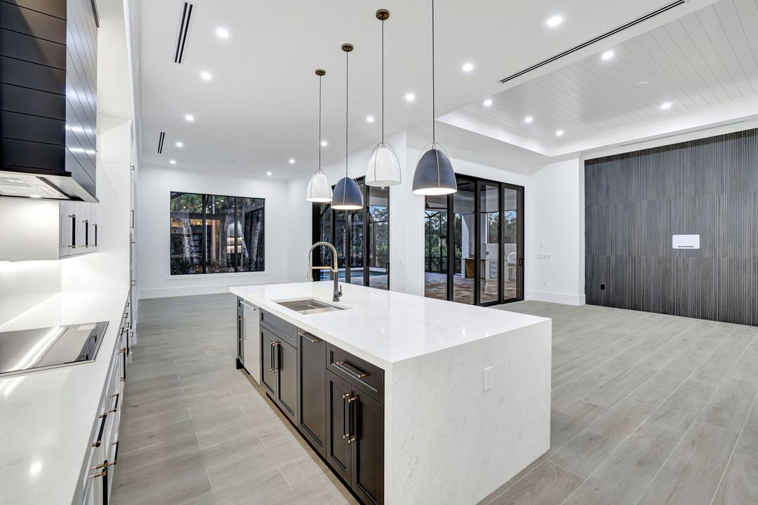 264 13th St NW, Naples, FL 34120