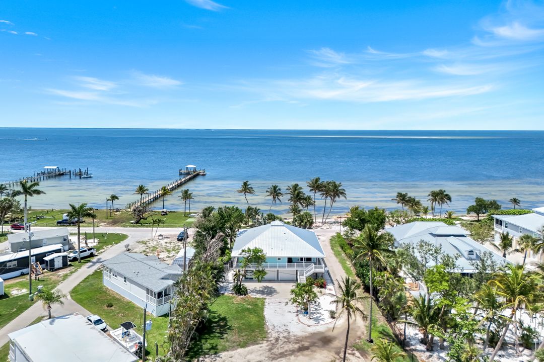 8335 Main St, Bokeelia, FL 33922