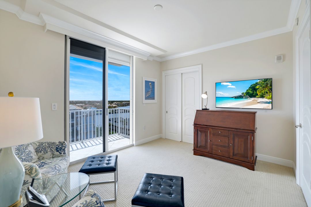 9577 Gulf Shore Dr #801, Naples, FL 34108