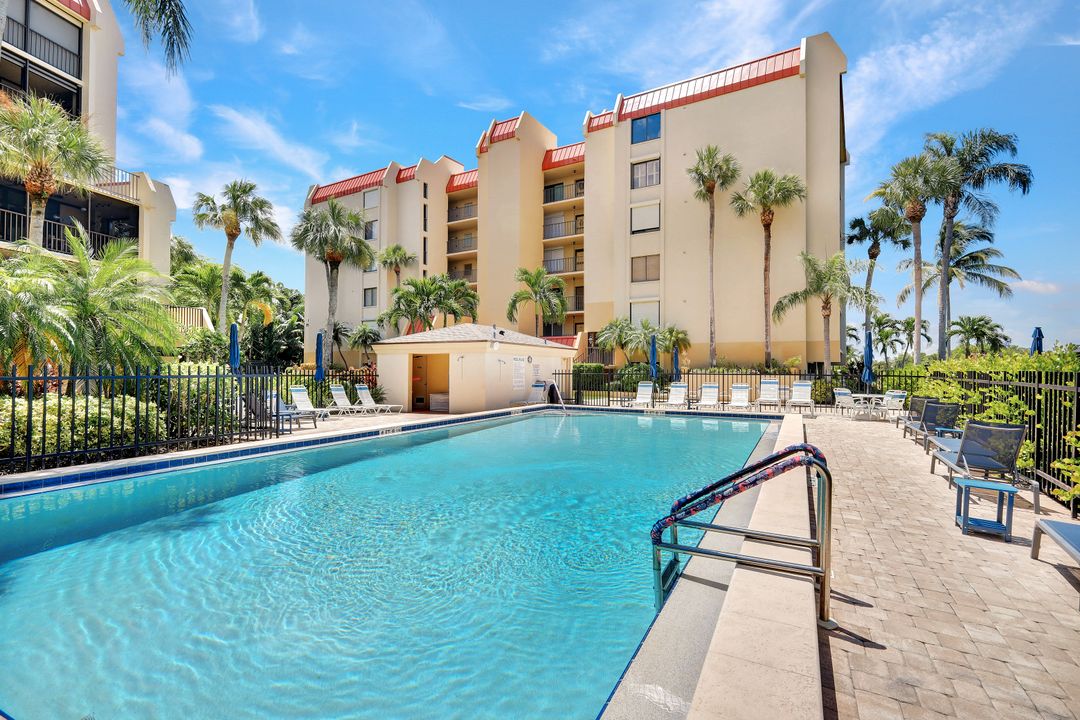 7129 Lakeridge View Court #302, Fort Myers, FL 33907
