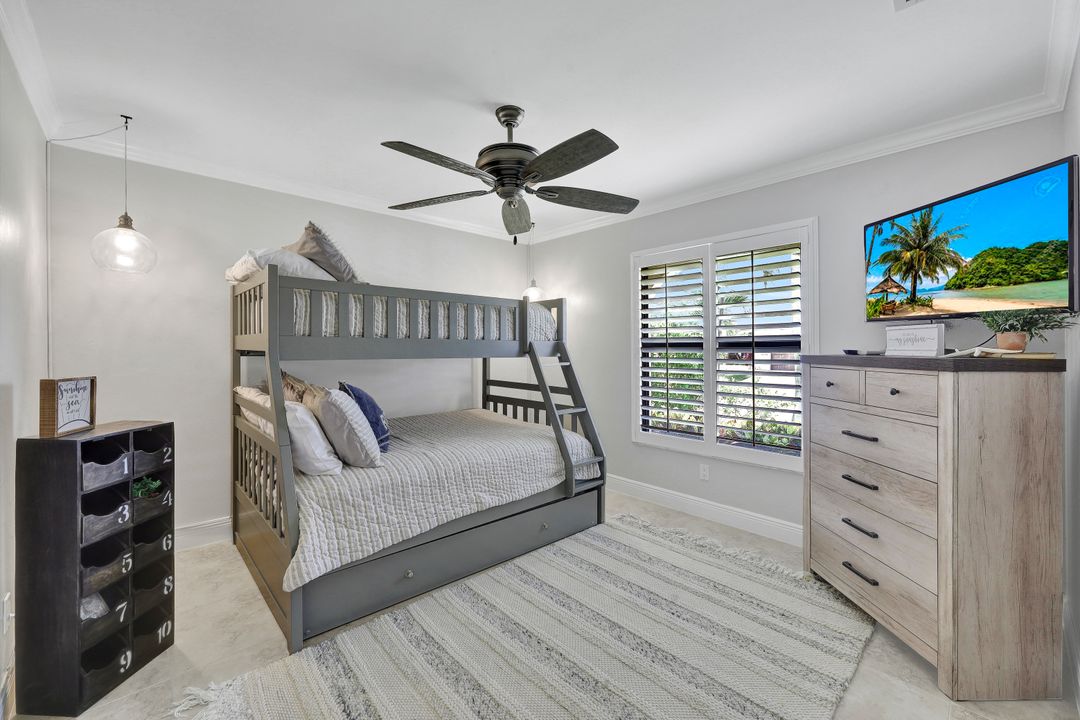 665 Rockport Ct, Marco Island, FL 34145