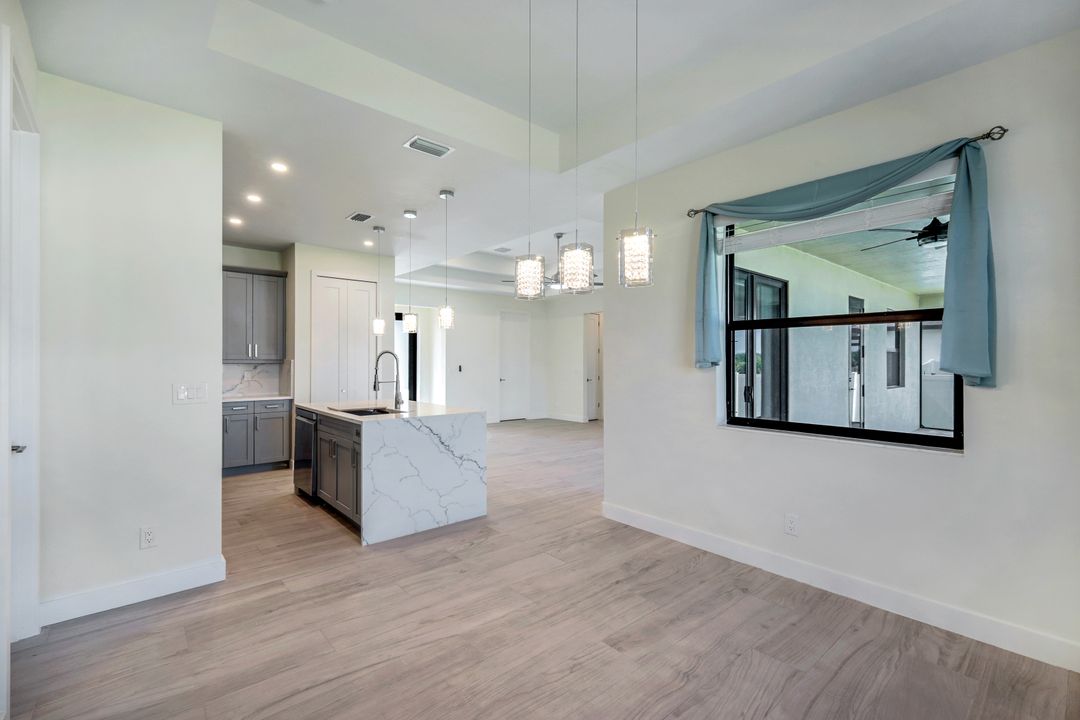208 SW 29th Ave, Cape Coral, FL 33991