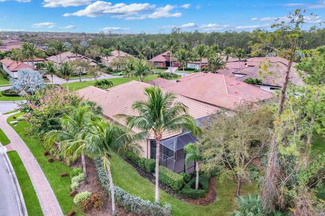 6419 Vivaldi Ct, Naples, FL 34113