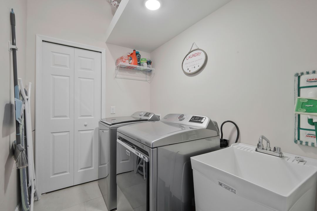 2519 NE 5th Pl, Cape Coral, FL 33909