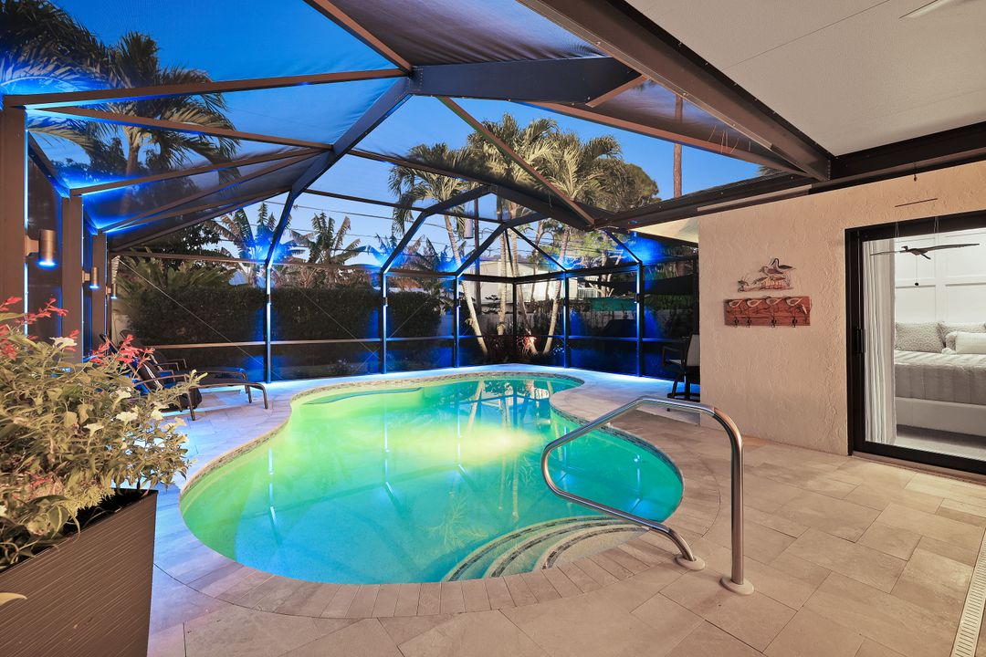 585 100th Ave N, Naples, FL 34108