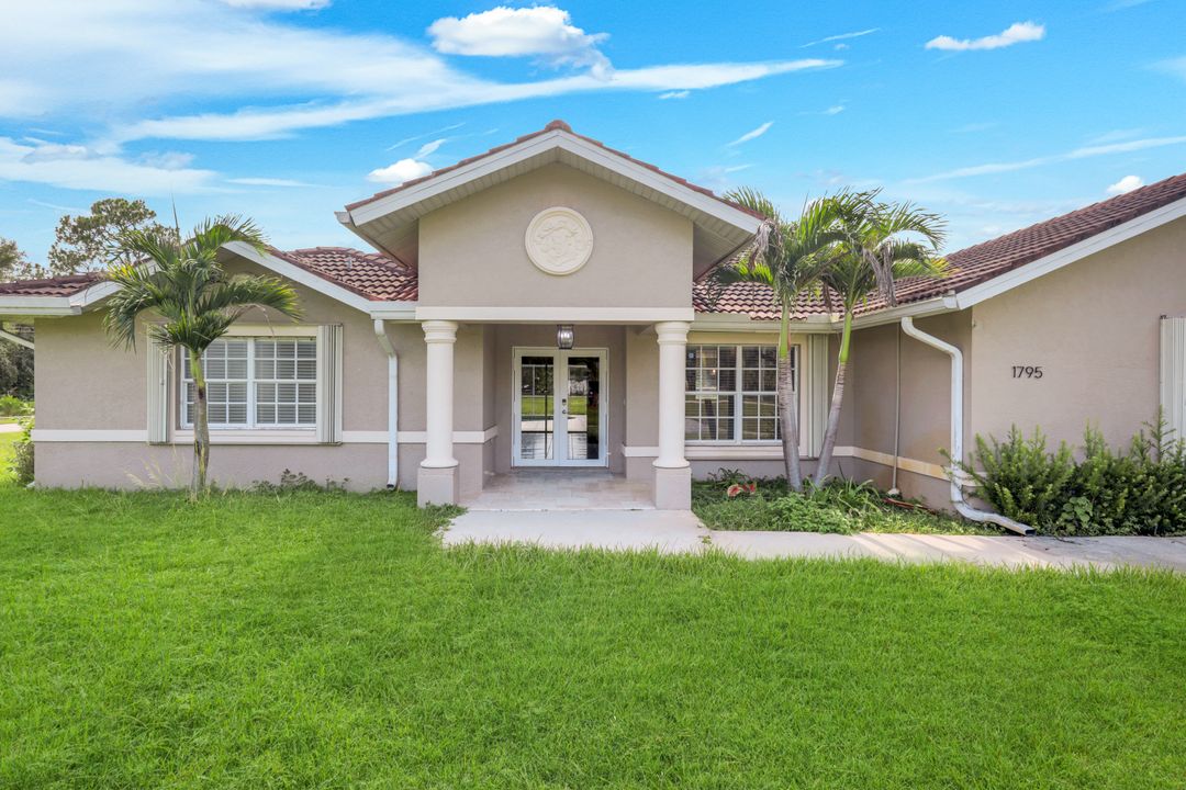 1795 Desoto Blvd S, Naples, FL 34117