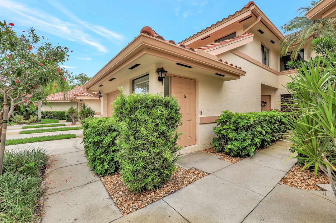 206 Bennington Dr #5, Naples, FL 34104