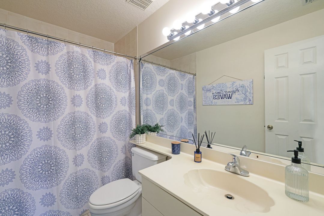 386 Emerald Bay Cir #G4, Naples, FL 34110