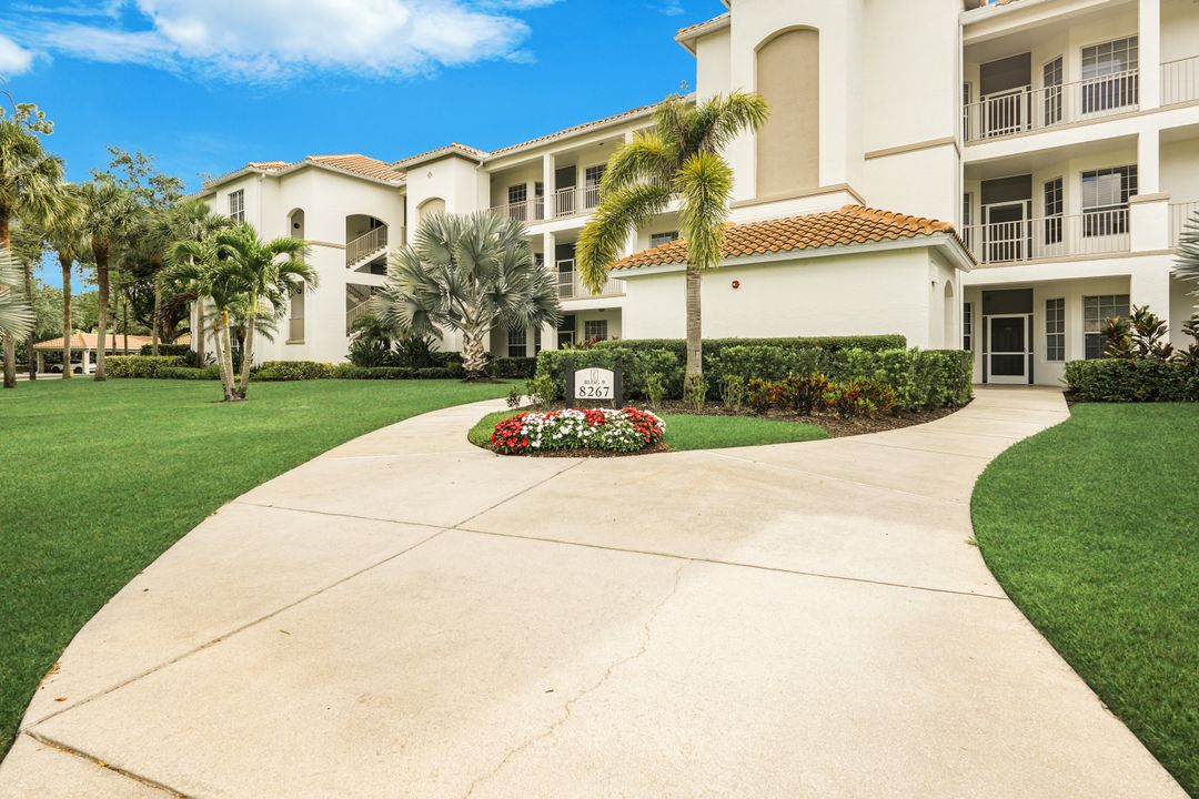 8267 Parkstone Pl #201, Naples, FL 34120