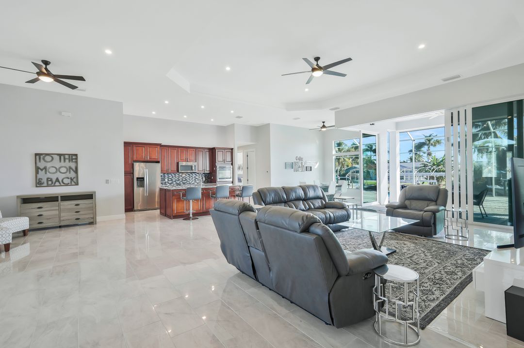 4909 Seville Ct, Cape Coral, FL 33904