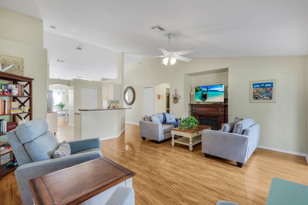 1006 NE 6th Pl, Cape Coral, FL 33909