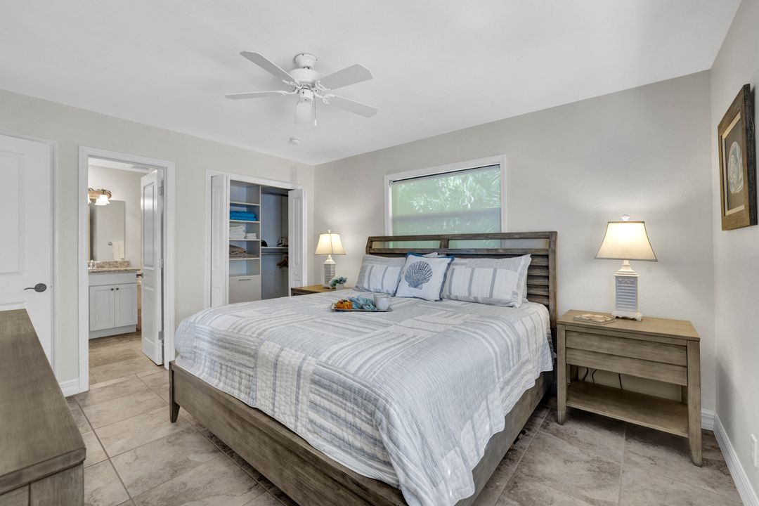 655 8th Ave S #6, Naples, FL 34102