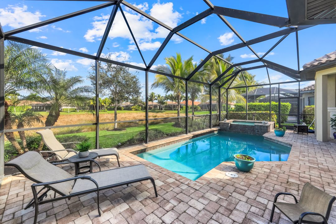9539 Campanile Cir, Naples, FL 34114