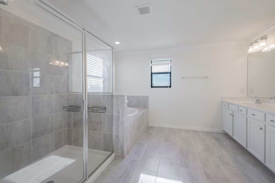 14453 Vindel Cir, Fort Myers, FL 33905