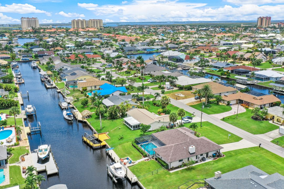 5309 SW 11th Pl, Cape Coral, FL 33914