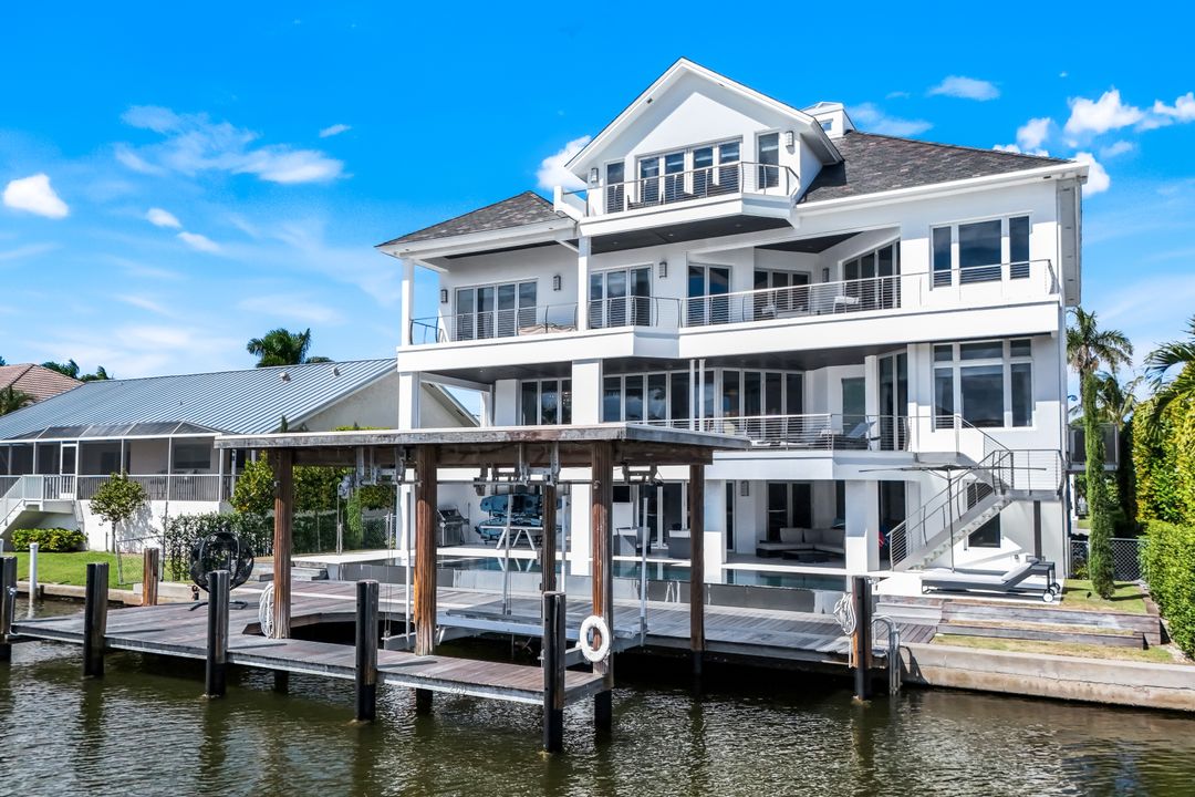 260 Channel Dr, Naples, FL 34108