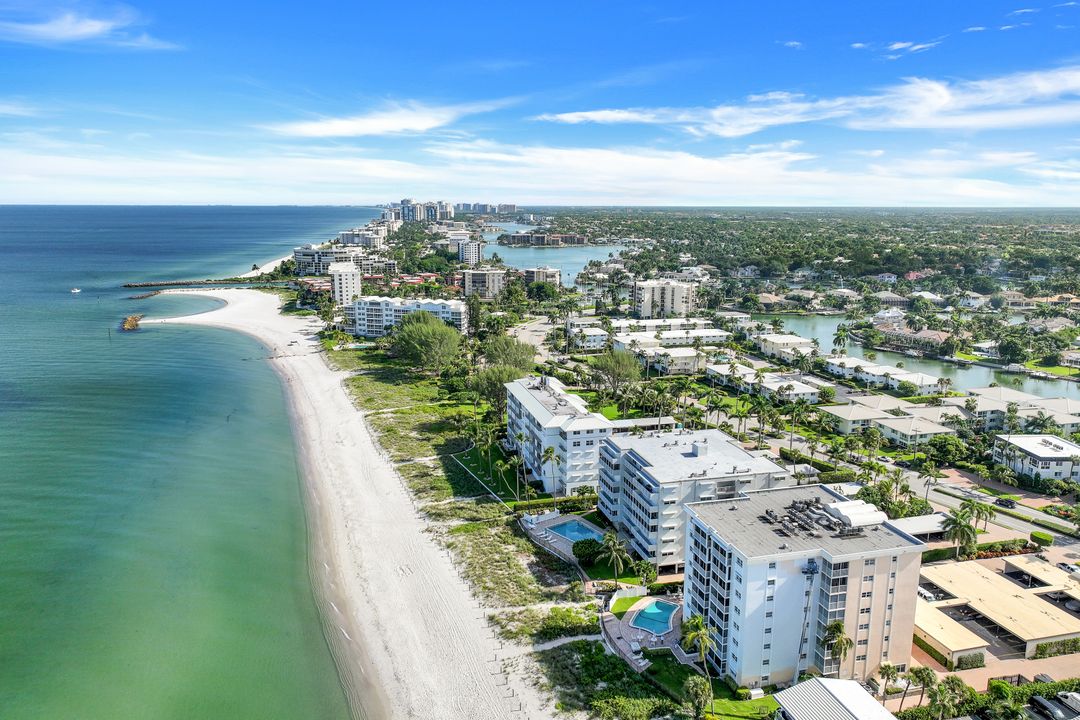 1977 Gulf Shore Blvd N #503, Naples, FL 34102