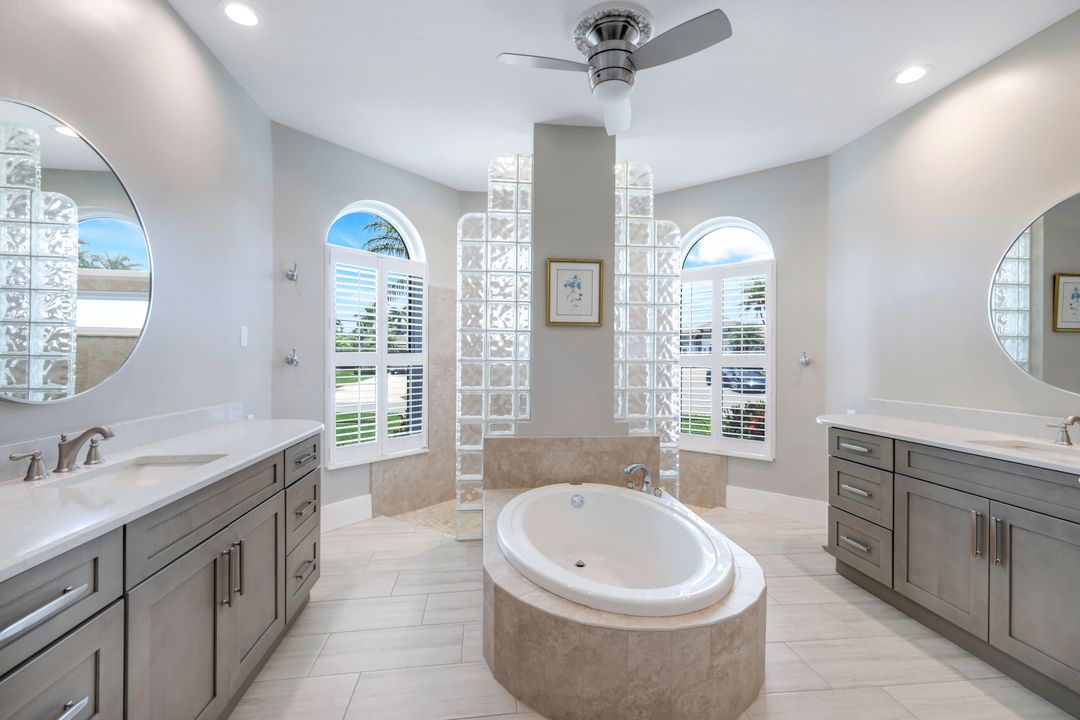5606 Merlyn Ln, Cape Coral, FL 33914