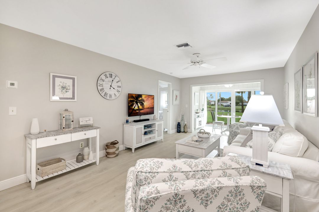 1004 Pine Isle Ln, Naples, FL 34112