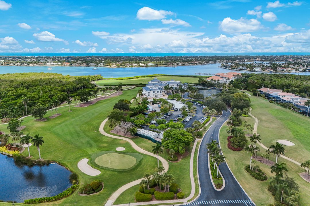 4700 Yacht Harbor Dr #611, Naples, FL 34112