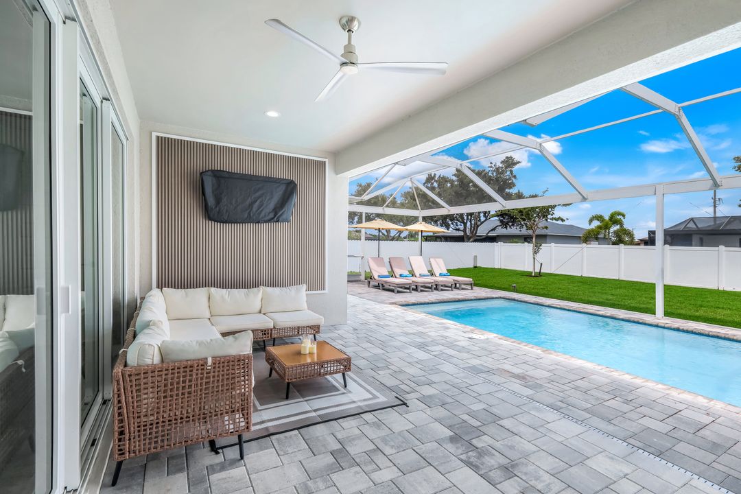 3821 SW 14th Pl, Cape Coral, FL 33914