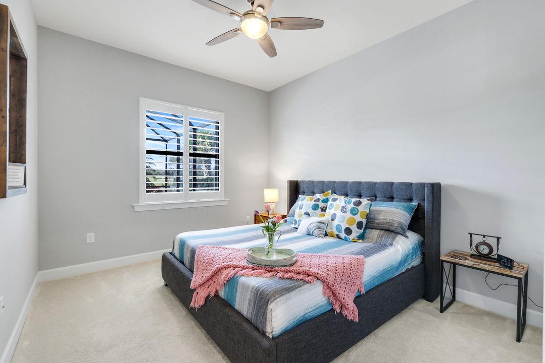 9428 Sanderling Ct, Naples, FL 34120