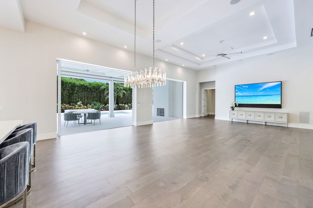 569 Neapolitan Way, Naples, FL 34103