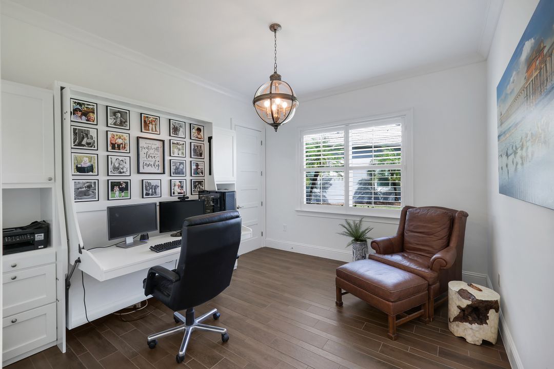 6460 Pembroke Wy, Naples, FL 34113