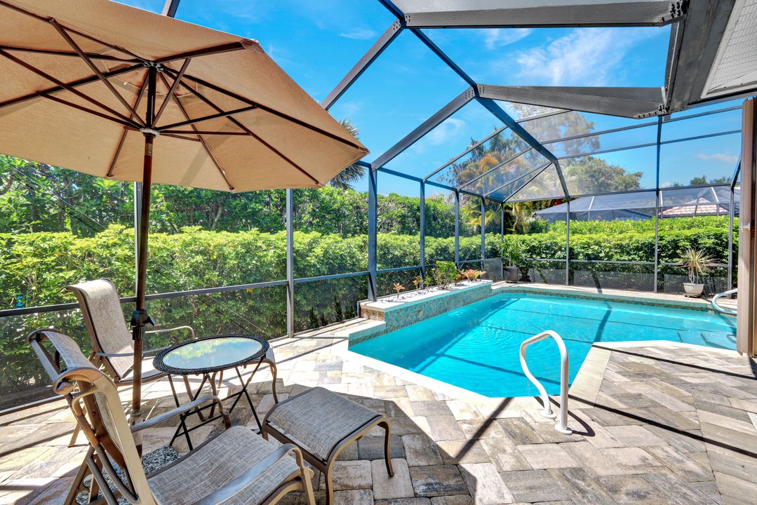 16208 Parque Ln, Naples, FL 34110