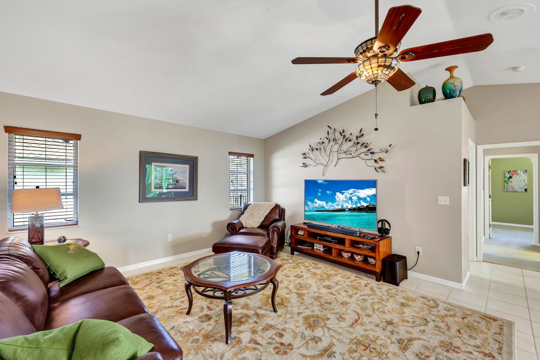 3749 SW 2nd Ave, Cape Coral, FL 33914