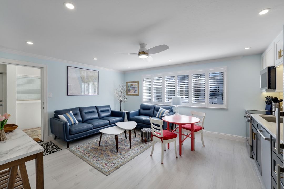 175 5th Ave S #107, Naples, FL 34102