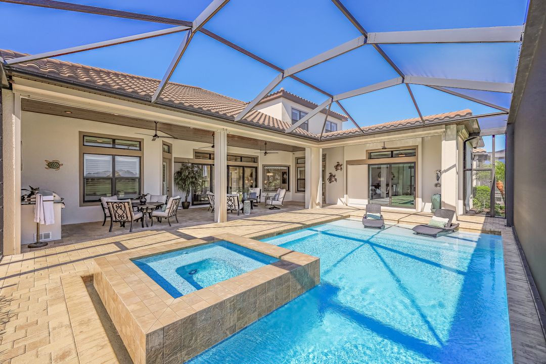 9071 Sorreno Ct, Naples, FL 34119