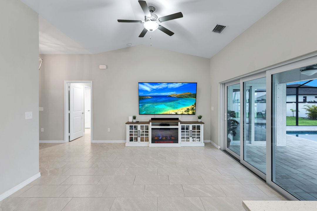 2013 NW Juanita Pl, Cape Coral, FL 33993