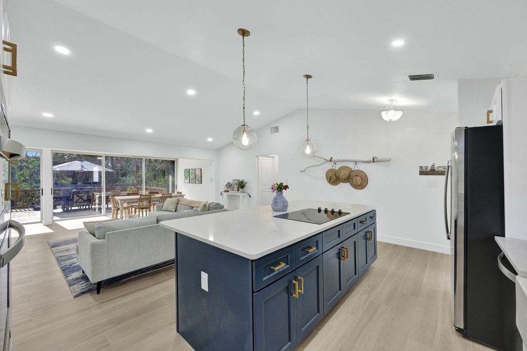 852 Rabbit Rd, Sanibel, FL 33957